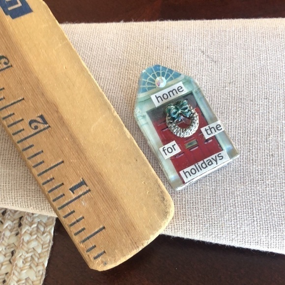 Vintage Holiday Brooch - Picture 3 of 3